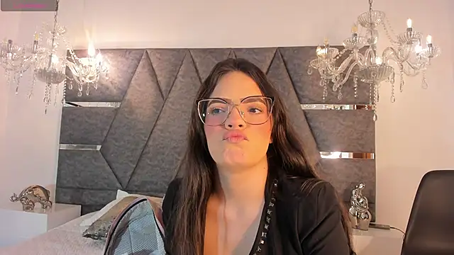 Snapshot of IsabellaGrey19 chatting on February 25, 8:00 pm IsabellaGrey19 online show from February 25, 8:00 pm