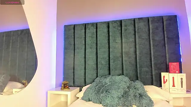 IsabellaGrey19 online show from January 14, 7:28 pm