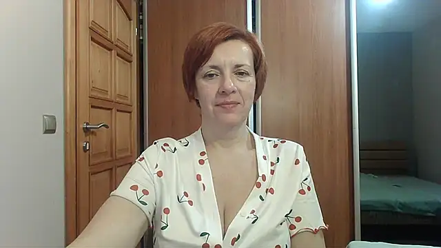 LoraLoraMay online show from February 24, 7:15 pm