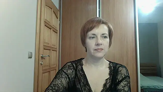 LoraLoraMay online show from February 5, 4:25 pm