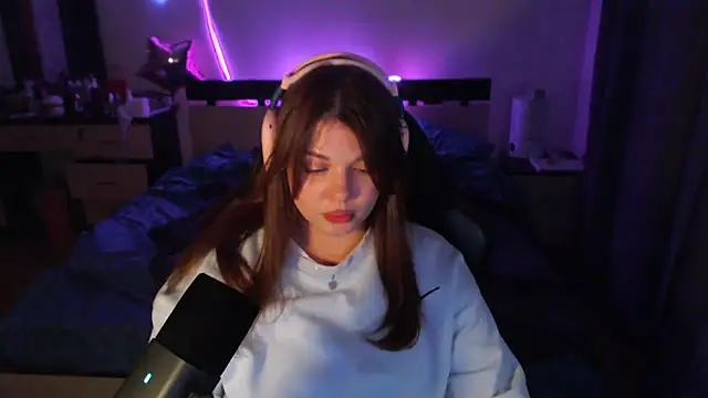 Snapshot of helengilmor chatting on November 22, 4:28 pm helengilmor online show from November 22, 4:28 pm