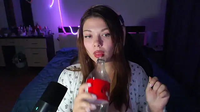 Snapshot of helengilmor chatting on November 13, 5:50 pm helengilmor online show from November 13, 5:50 pm