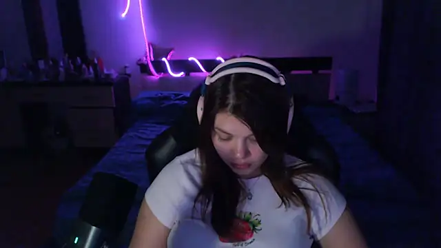 Snapshot of helengilmor chatting on November 11, 5:30 pm helengilmor online show from November 11, 5:30 pm