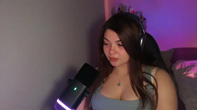 helengilmor online show from April 23, 3:57 pm