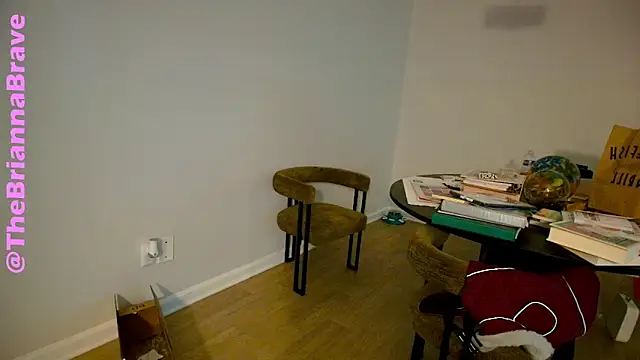 BriannaBrave online show from February 9, 3:32 pm