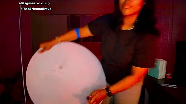 BriannaBrave online show from February 16, 4:33 am