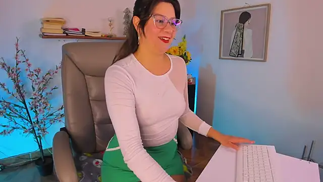 Snapshot of Chanelll_Taylorr_ chatting on July 5, 9:05 am Chanelll Taylorr online show from July 5, 9:05 am