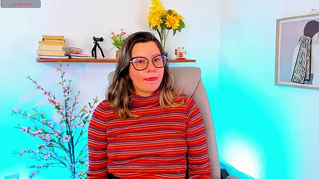 Chanelll Taylorr  online show from April 22, 1:18 pm