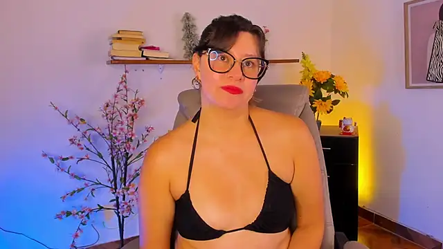 Snapshot of Chanelll_Taylorr_ chatting on June 3, 2:33 pm Chanelll Taylorr online show from June 3, 2:33 pm