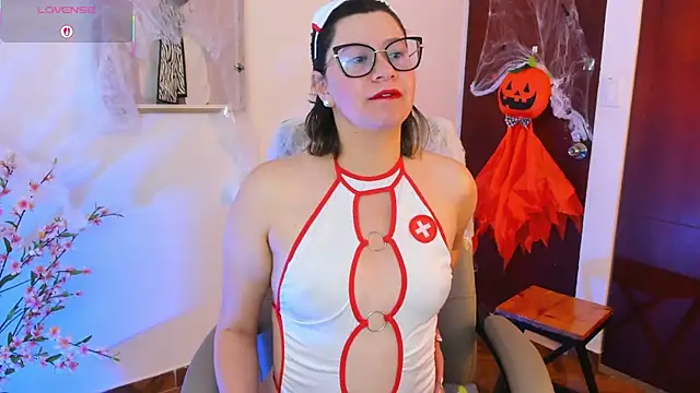 Chanelll Taylorr  online show from October 31, 11:07 am