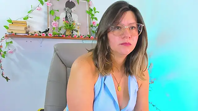 Chanelll Taylorr  online show from March 20, 12:50 pm