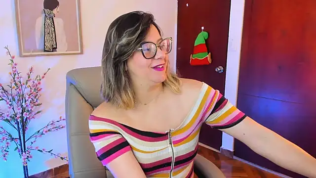 Chanelll Taylorr  online show from November 22, 10:36 am