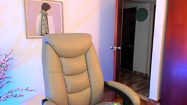 Chanelll Taylorr  online show from November 9, 11:03 am