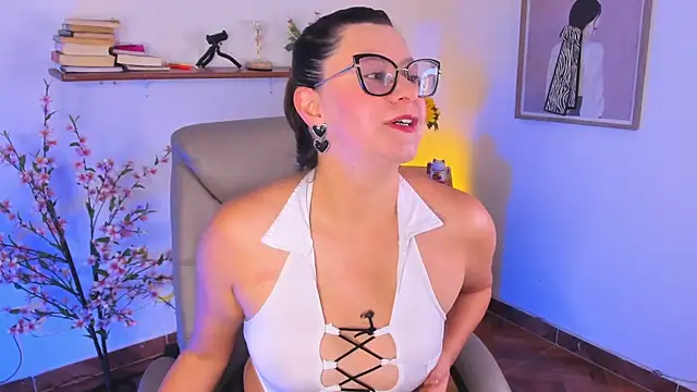 Chanelll Taylorr  online show from May 28, 1:06 pm