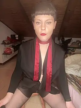 OniricFemme online show from March 14, 2:10 am