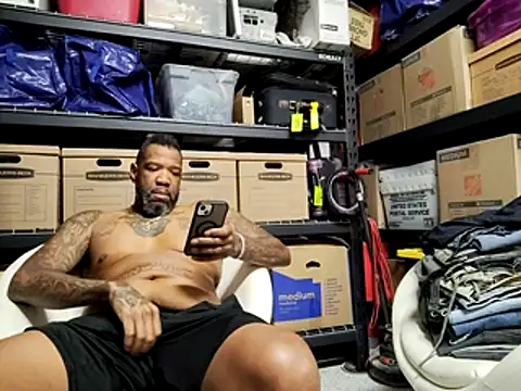 Snapshot of 3prettyboy3 chatting on October 22, 10:36 am 3prettyboy3 online show from October 22, 10:36 am