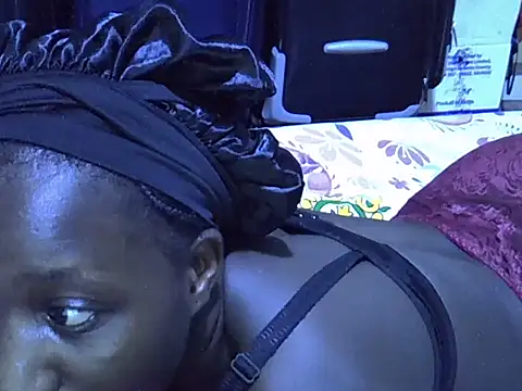 Adaline-Paris online show from December 20, 8:39 am