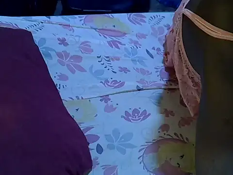 Snapshot of Adaline-Paris chatting on November 28, 5:51 am Adaline-Paris online show from November 28, 5:51 am