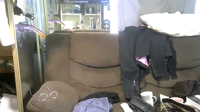 Snapshot of SassyCrystal77 chatting on February 28, 9:36 pm SassyCrystal77 online show from February 28, 9:36 pm