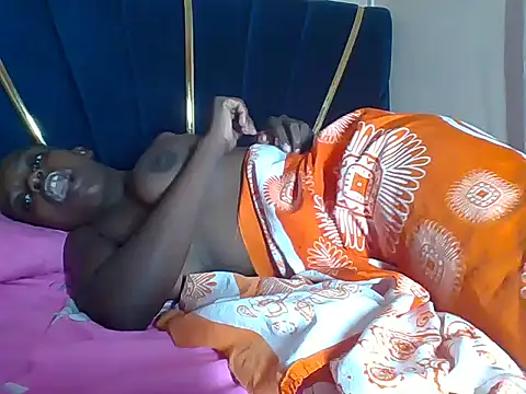 Snapshot of awino001 chatting on October 22, 6:18 pm awino001 online show from October 22, 6:18 pm