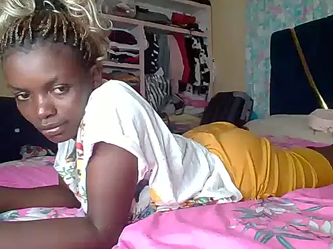 Snapshot of awino001 chatting on June 17, 3:44 pm awino001 online show from June 17, 3:44 pm