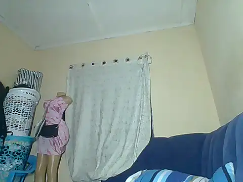 awino001 online show from December 17, 9:53 pm