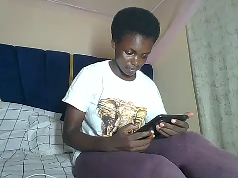 Snapshot of awino001 chatting on October 24, 8:19 pm awino001 online show from October 24, 8:19 pm