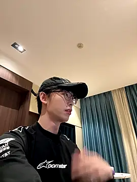 1a1a1alll online show from December 4, 3:11 pm