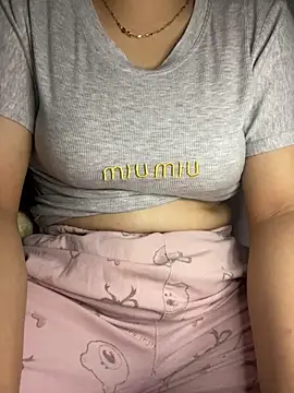 Milk Mom99 online show from December 19, 5:26 pm