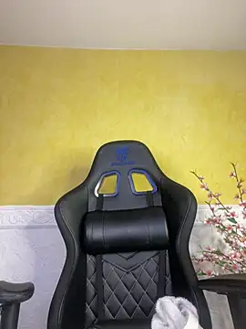 Snapshot of Lau_Beauty chatting on February 8, 6:01 am Lau Beauty online show from February 8, 6:01 am