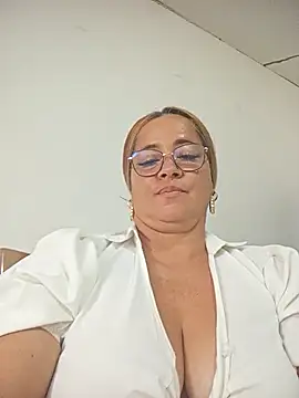 natally ross21 online show from October 25, 1:56 pm