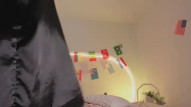 Snapshot of katiepeach_ chatting on July 15, 12:01 pm katiepeach online show from July 15, 12:01 pm