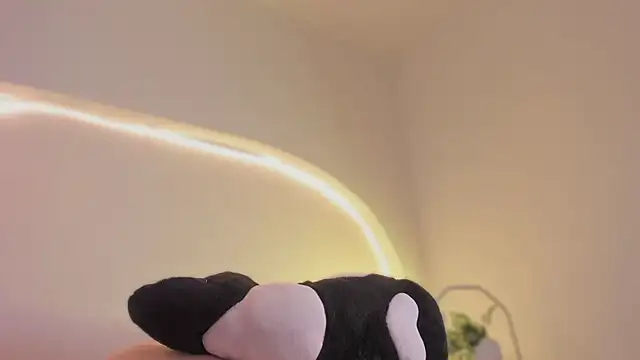 katiepeach  online show from March 12, 3:12 am