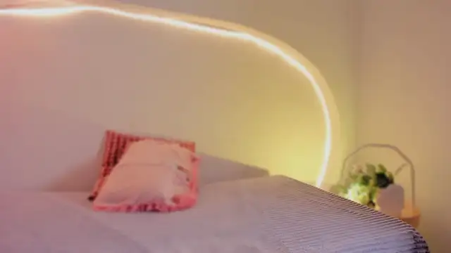 katiepeach  online show from March 20, 11:44 am