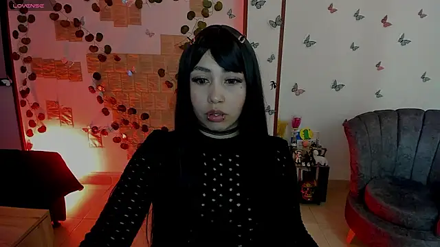 Fiore Sanz  online show from March 4, 3:03 am