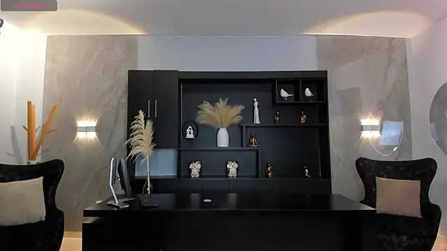 VictoriaMilan  online show from March 4, 8:49 pm