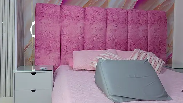 kendal rossi online show from March 24, 11:54 am