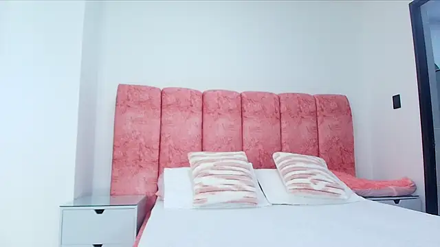 Snapshot of kendal_rossi chatting on November 14, 11:58 am kendal rossi online show from November 14, 11:58 am