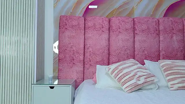 kendal rossi online show from February 25, 11:54 am