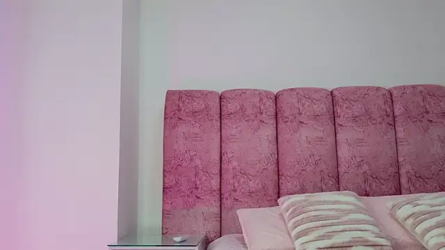 kendal rossi online show from January 7, 11:59 am