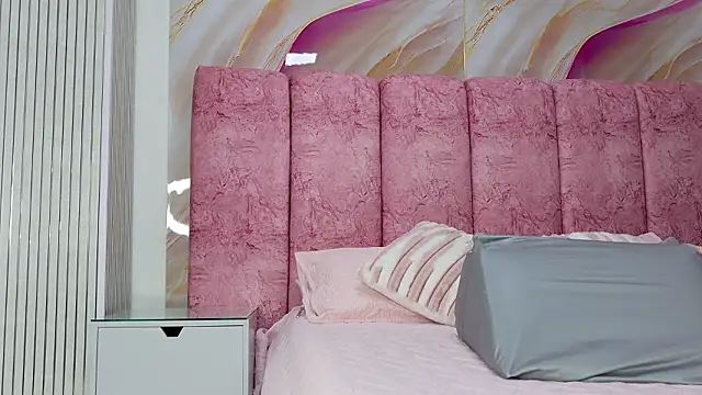 kendal rossi online show from February 24, 11:55 am