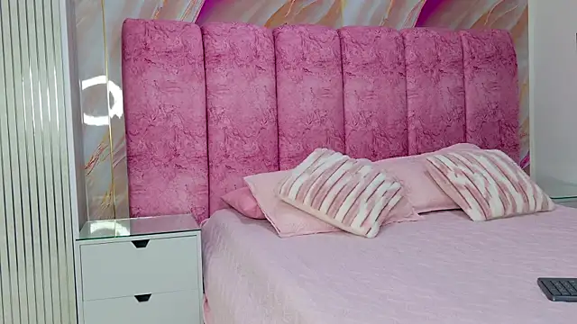 kendal rossi online show from March 28, 12:17 pm