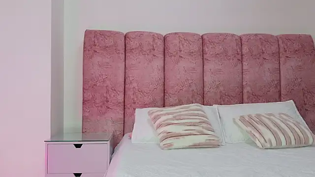 kendal rossi online show from January 9, 12:01 pm