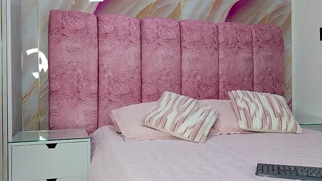 kendal rossi online show from March 25, 11:53 am