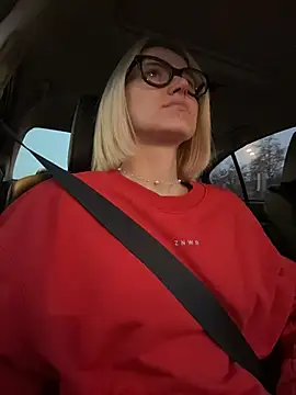 Snapshot of Sexy_Sweets chatting on November 10, 1:38 pm Sexy Sweets online show from November 10, 1:38 pm