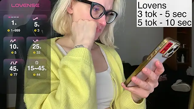 Snapshot of Sexy_Sweets chatting on November 19, 5:46 pm Sexy Sweets online show from November 19, 5:46 pm