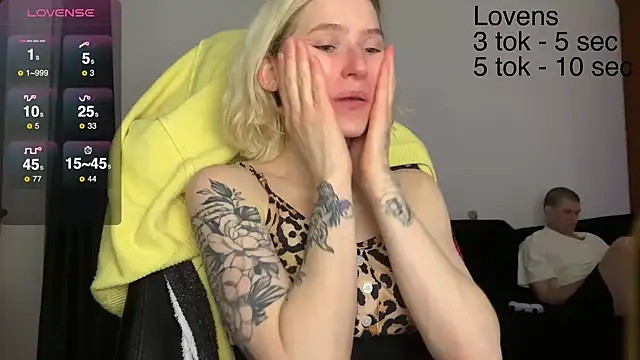 Snapshot of Sexy_Sweets chatting on November 30, 3:13 pm Sexy Sweets online show from November 30, 3:13 pm