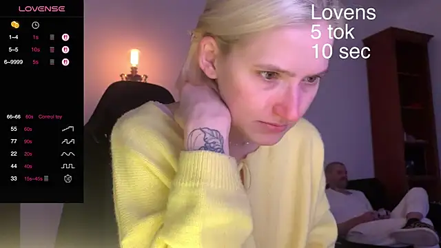 Snapshot of Sexy_Sweets chatting on September 27, 3:29 pm Sexy Sweets online show from September 27, 3:29 pm