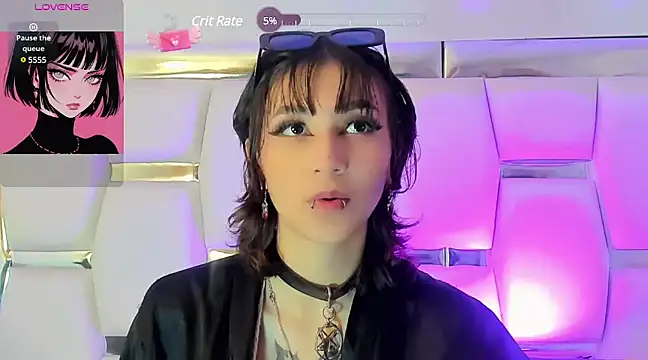 Snapshot of Naomi-Haruno chatting on February 8, 6:43 am Naomi-Haruno online show from February 8, 6:43 am
