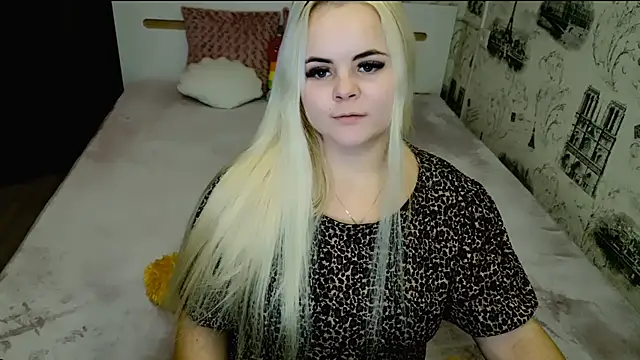 lovely-eyes online show from January 11, 7:10 pm